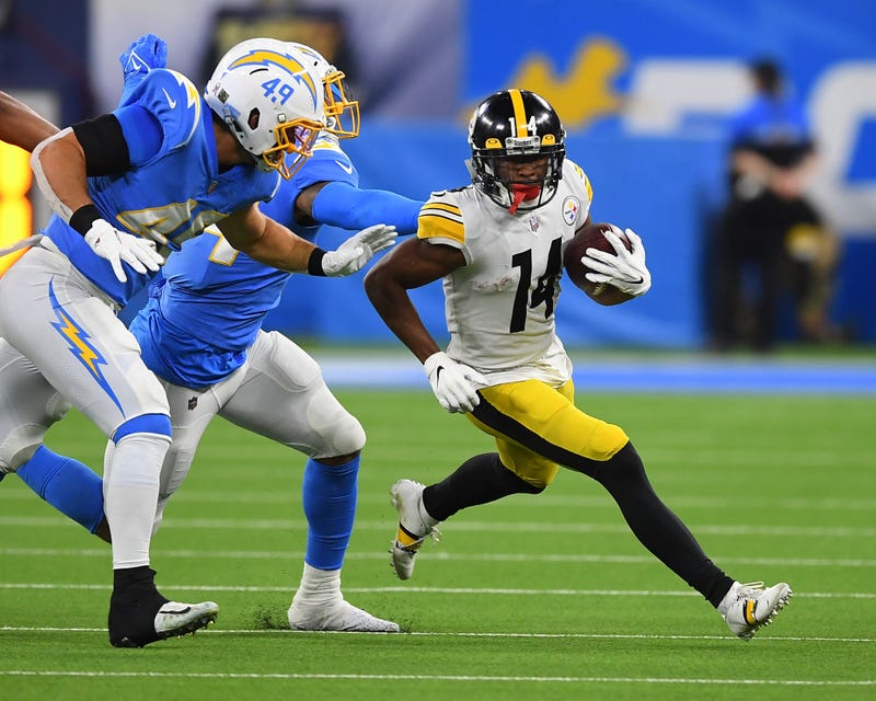 wide receiver Ray-Ray McCloud (14) runs for a first down