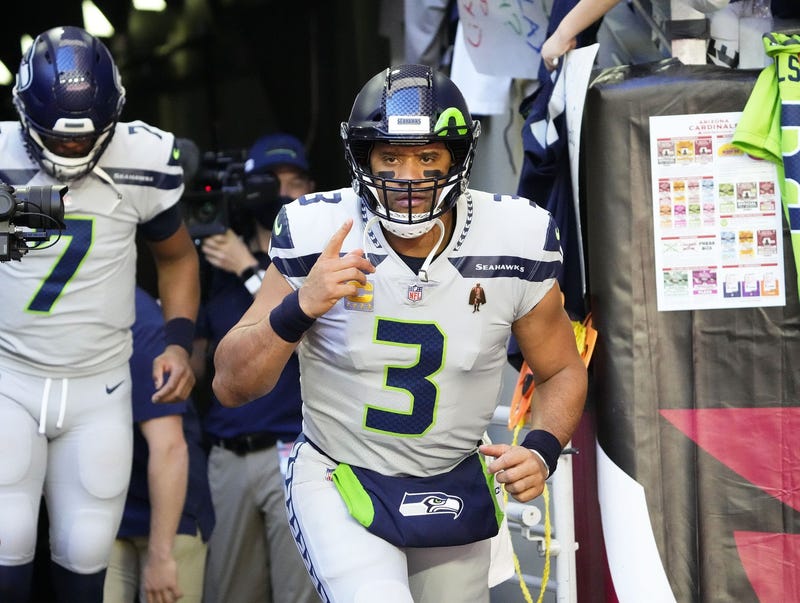 Russell Wilson takes the field in Arizona to finish the season against the Cardinals