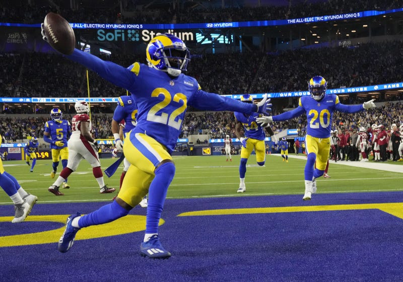 "Ramming Arizona" L.A. cruises past Cardinals