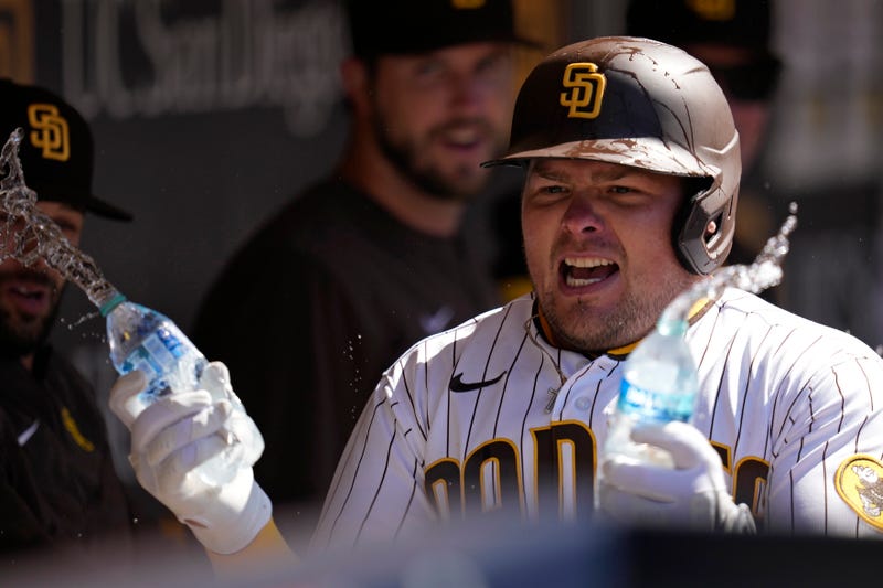 Luke Voit homers twice as Padres fall to Cubs 7-5