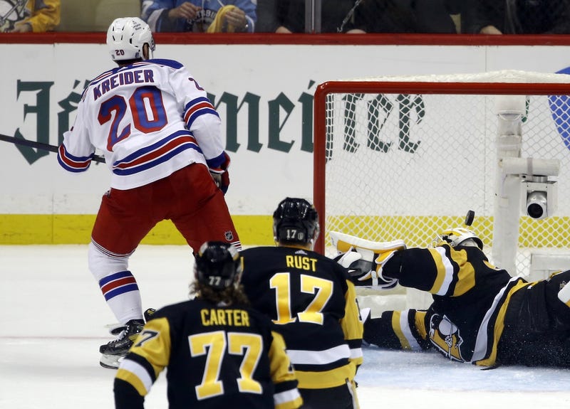 Chris Kreider scores on Louis Domingue