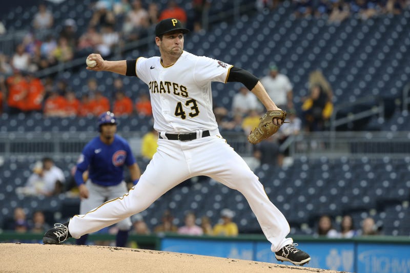 Jerad Eickhoff pitching for the Pirates