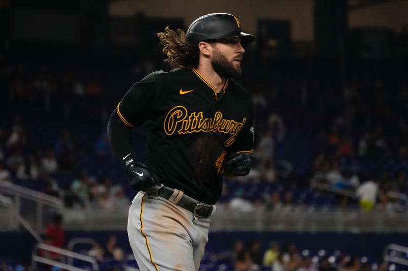 Jake Marisnick rounds bases