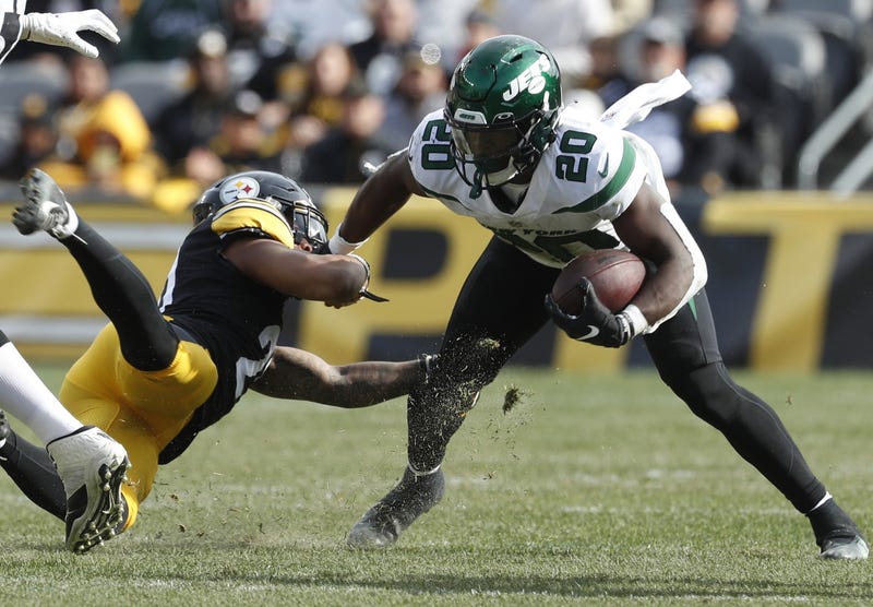 Jets running back breaks Steelers tackle