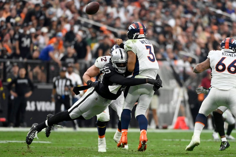 Broncos Raiders Football