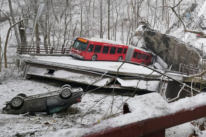 APTOPIX Bridge Collapse Pittsburgh