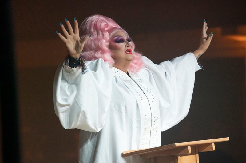 Pastor-Drag Queens