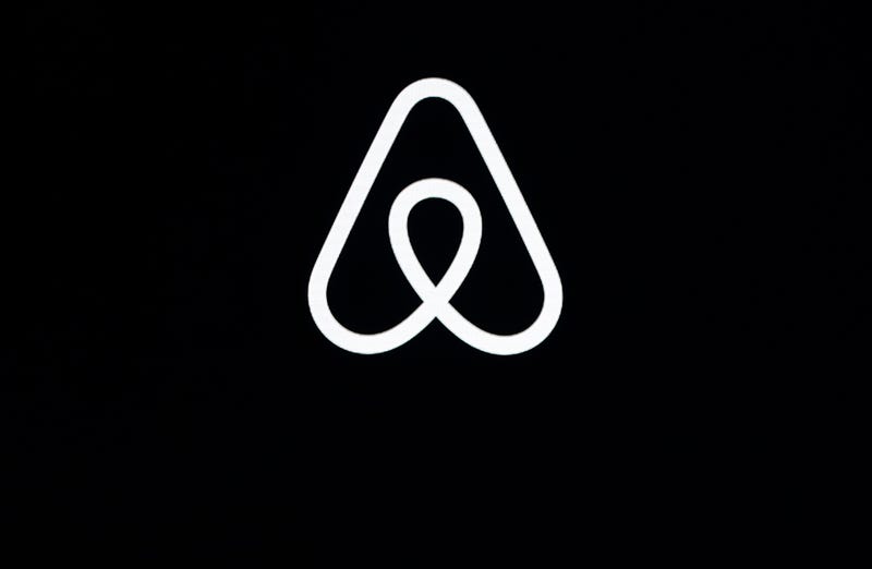 Earns Airbnb