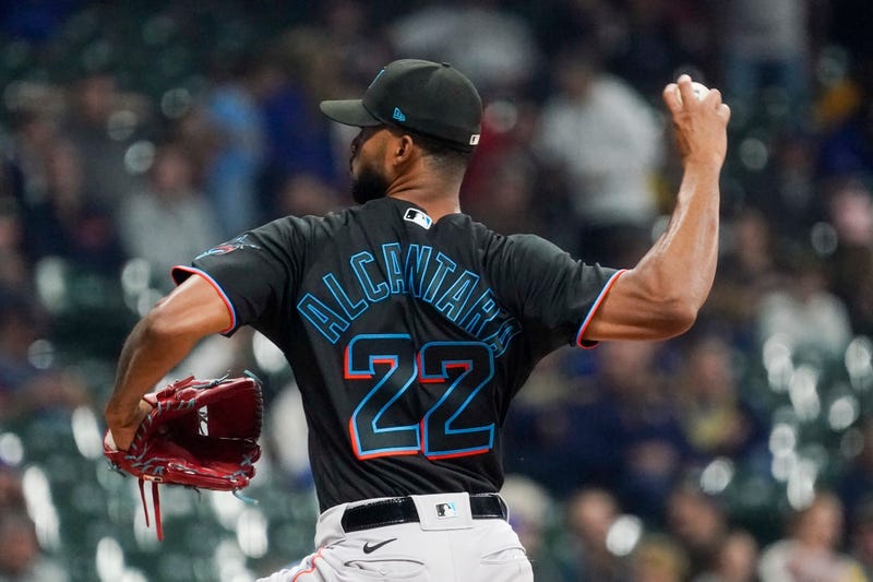 Marlins Brewers Baseball