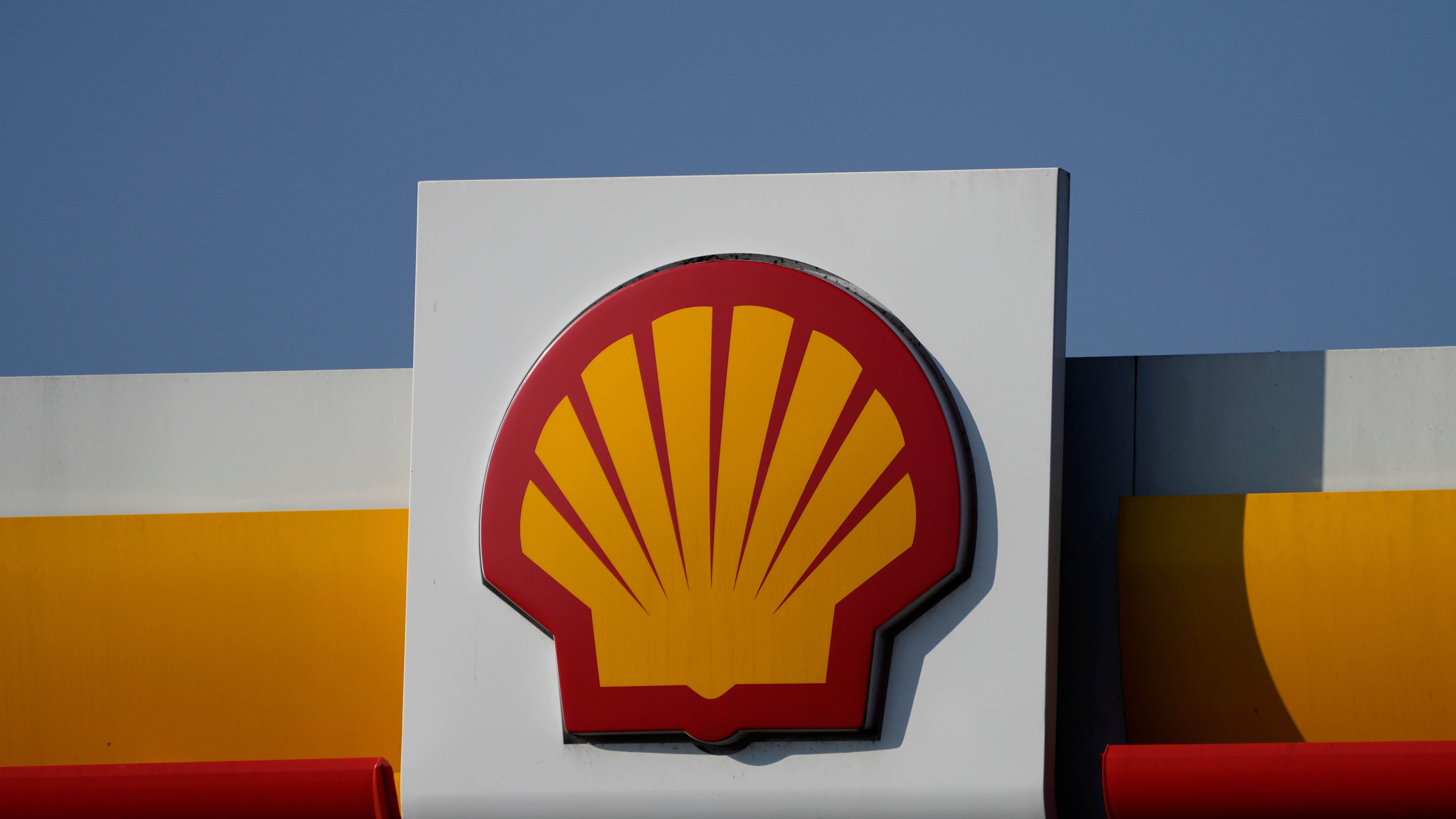 Shell reports record 1st-quarter earnings as oil prices soar