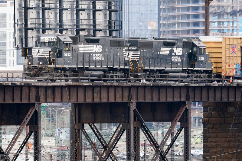 Earns-Norfolk Southern