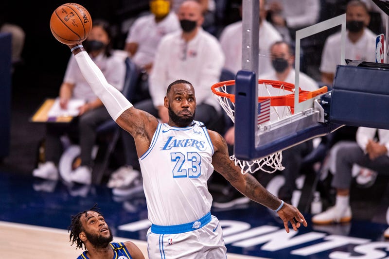 Lakers-James Extension Basketball