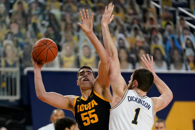 Iowa Michigan Basketball