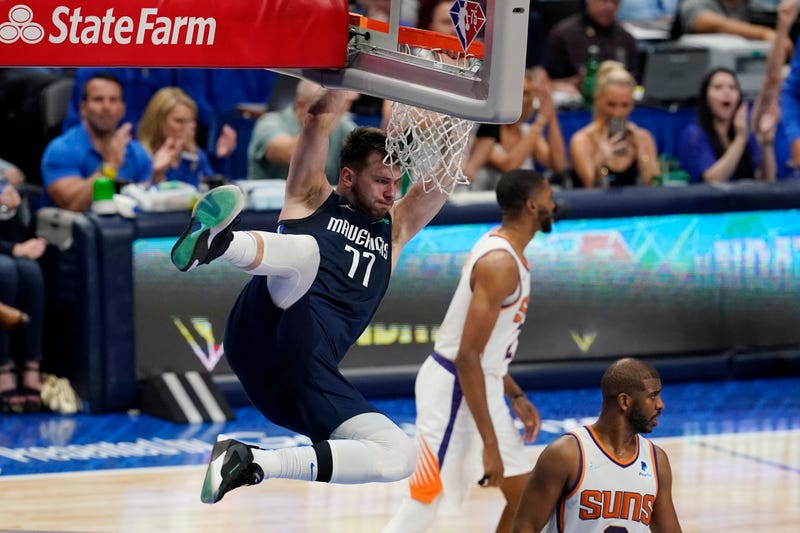 APTOPIX Suns Mavericks Basketball