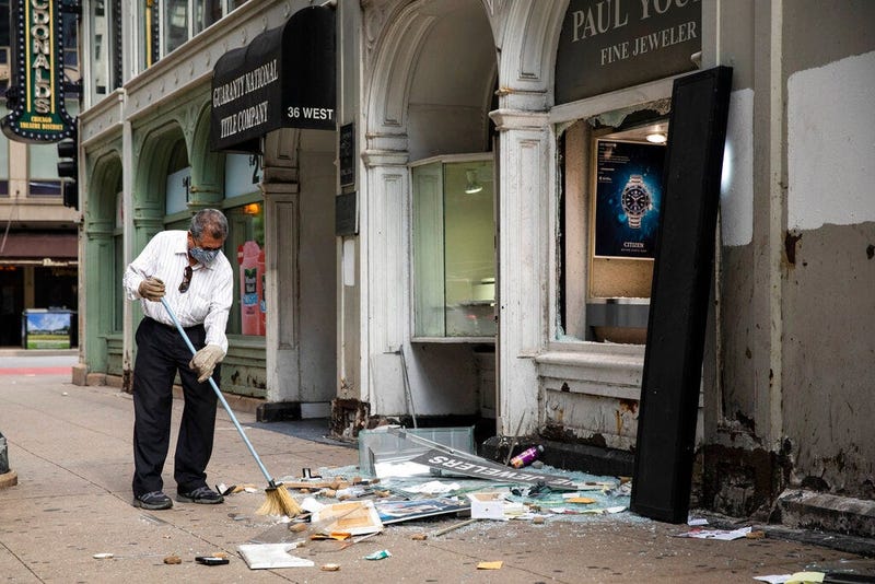 (Ashlee Rezin Garcia /Chicago Sun-Times via AP)