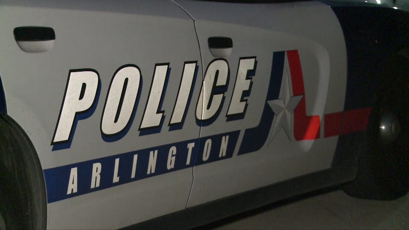 1 Killed, 3 injured in crash on SH 360 in Arlington
