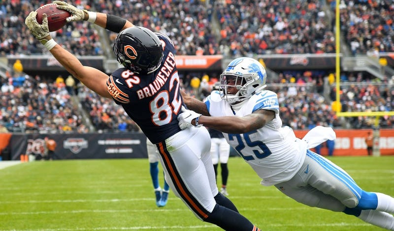 Bears tight end Ben Braunecker (82) makes a touchdown catch against Lions defensive back Will Harris (25).