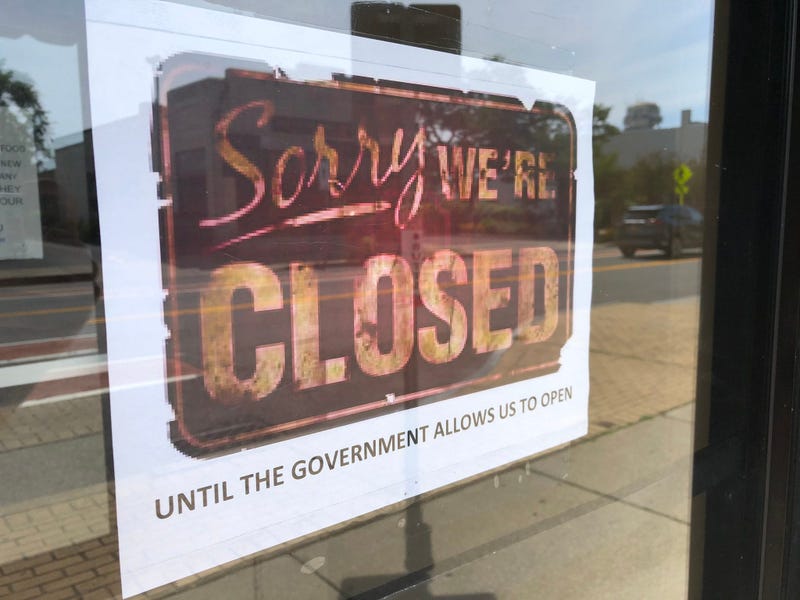Closed sign at Braymillers