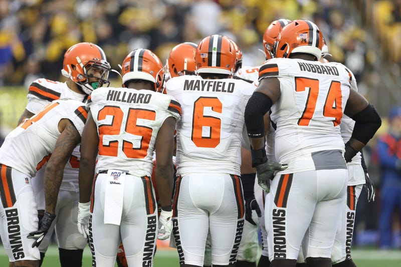 Browns offensive huddle
