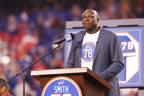 Bruce Smith is honored by the Buffalo Bills.