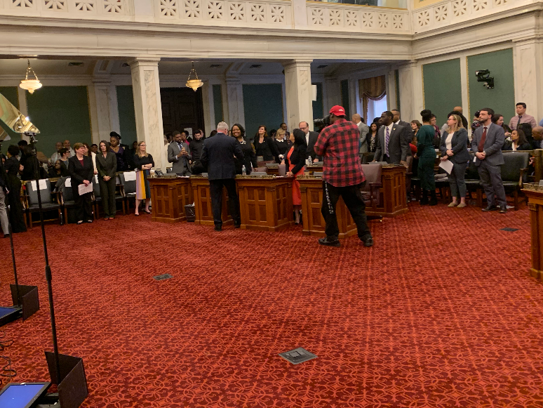 Councilmember Katherine Gilmore Richardson shaking hands with Mayor Kenney.