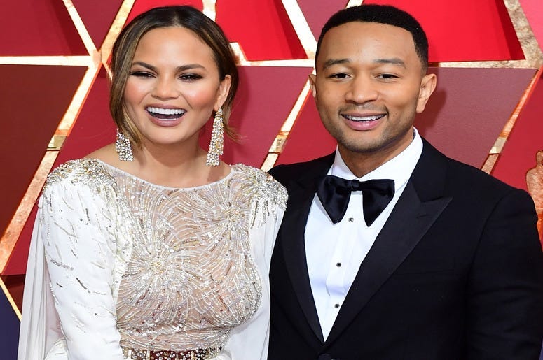 Chrissy_Teigen