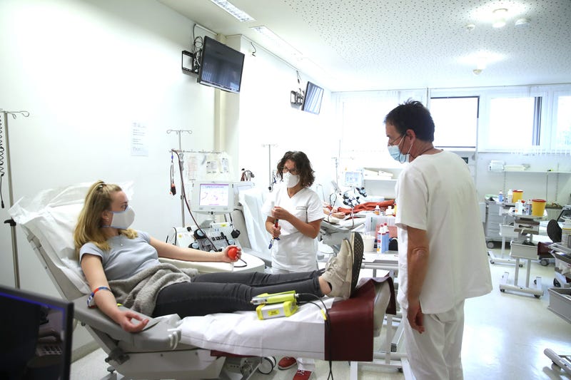 Large scale study suggests blood plasma therapy can lower COVID-19 mortality