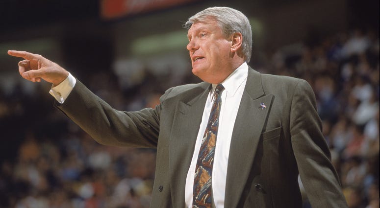 Don Nelson coaches the Dallas Mavericks in 2001.