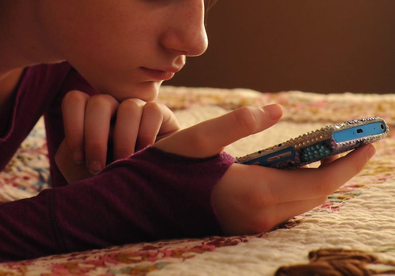 Teenager, Teen, Girl, Bedazzled, Cell Phone, Bed