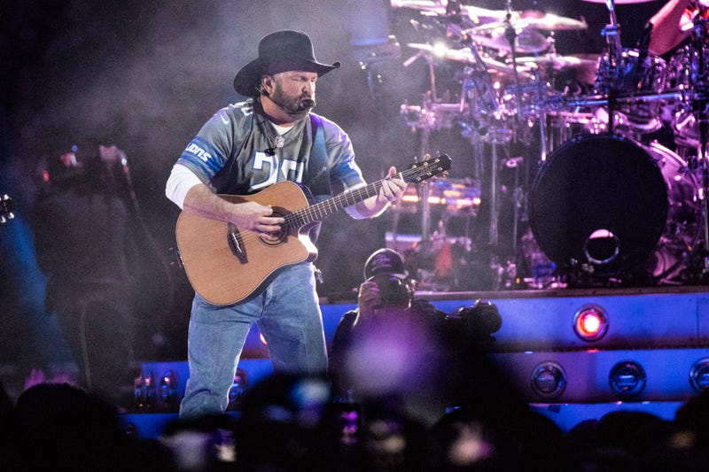 Garth Brooks gallery Ford Field 2020