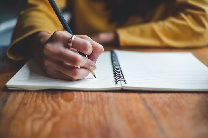 escribiendo