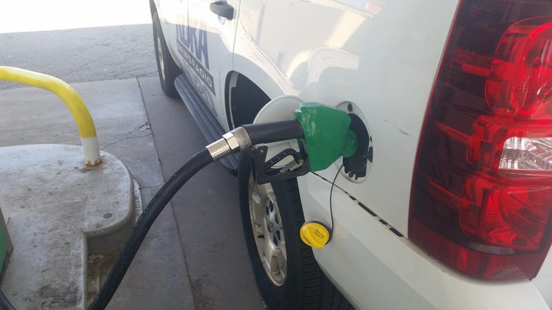 Officials continue to put pressure on the federal EPA to do away with the requirement for less polluting but more expensive summer blend gasoline in Allegheny County.