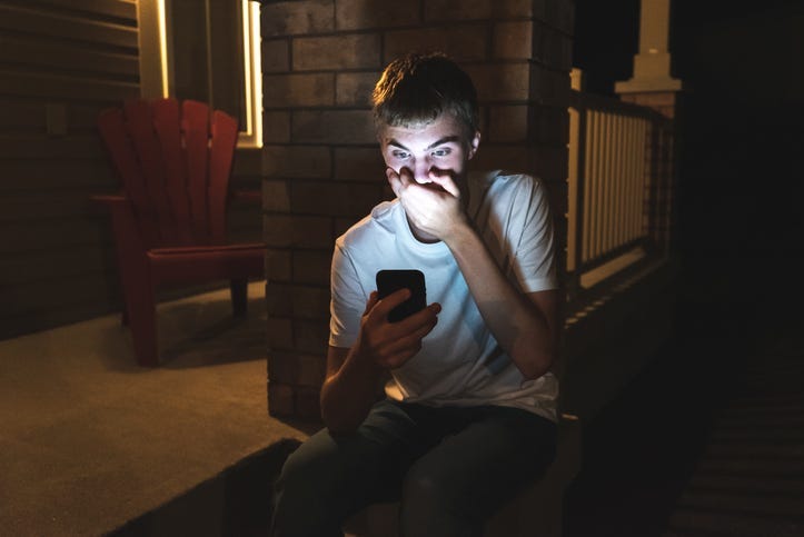 DOC SHOW AUDIO: Texting the Wrong Person