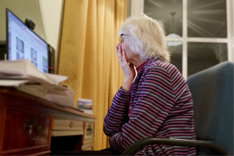 Elderly woman online