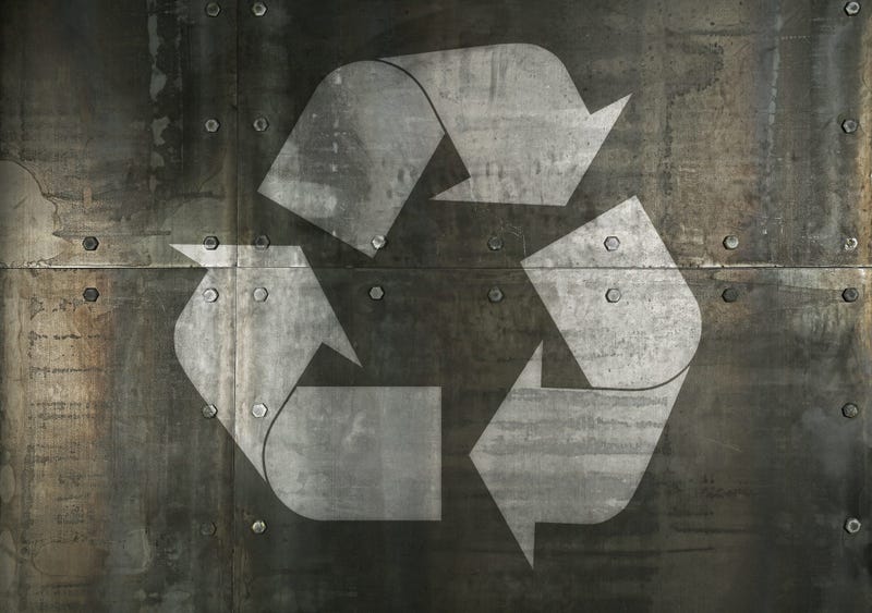 recycling-GettyImages-1093342052.jpg