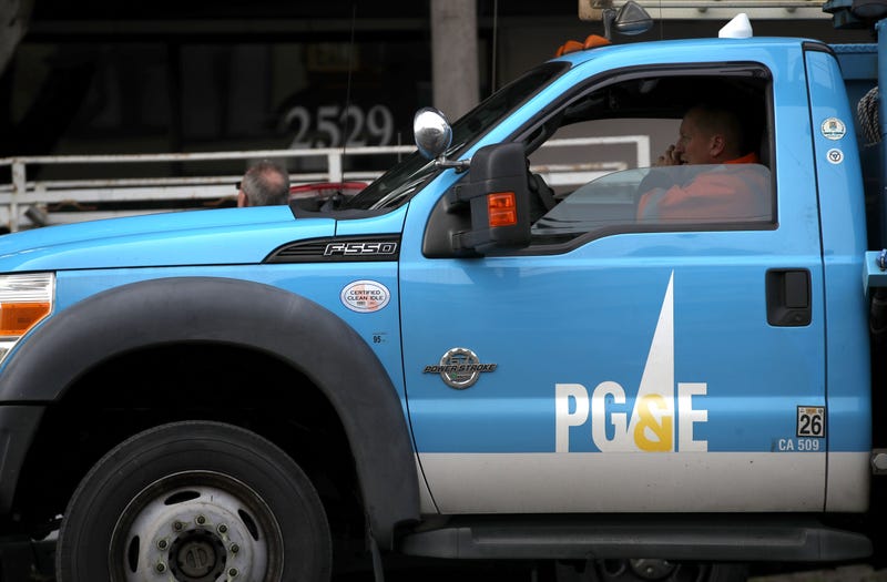 SAN FRANCISCO, CALIFORNIA - JANUARY 17: The Pacific Gas & Electric (PG&E) logo is displayed on a PG&E truck on January 17, 2019 in San Francisco, California.