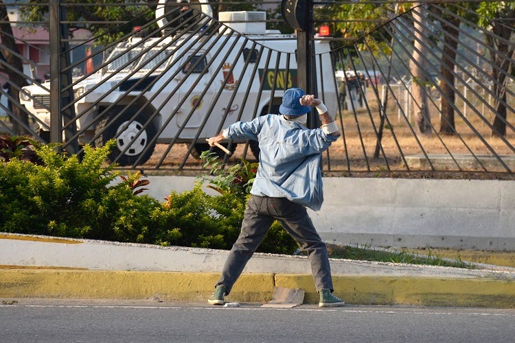 Venezuela Oposition Leader Declares Final Phase of Ousting President Maduro