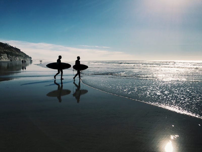 surfers