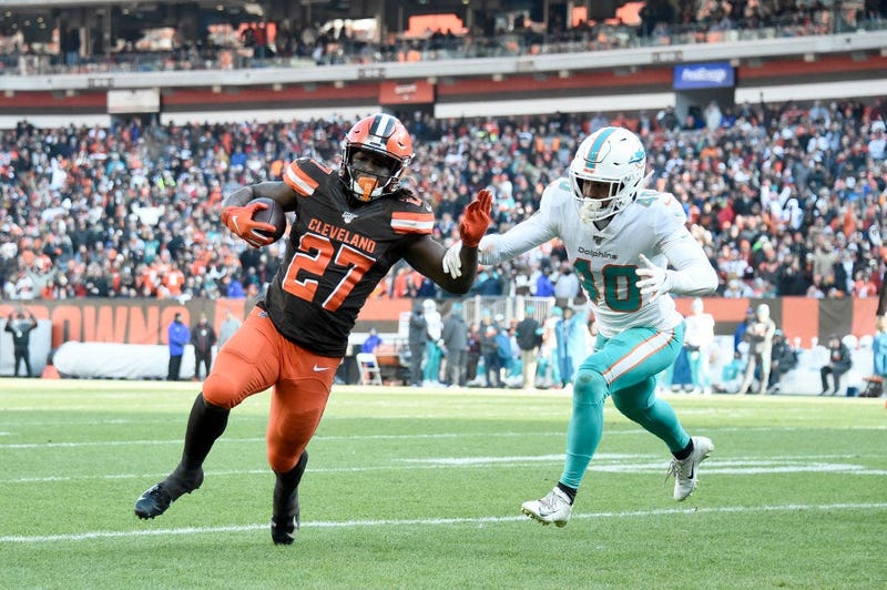 Kareem Hunt's first TD as a member of the Browns