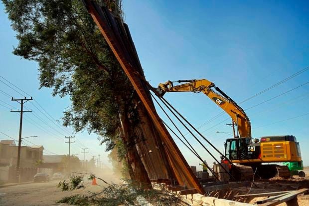 US-Mexico border wall Calexico