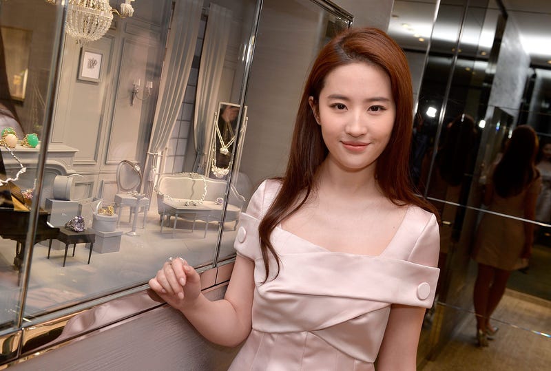 Yifei Liu