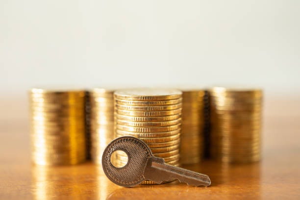 Officers seeking defined pension plans
