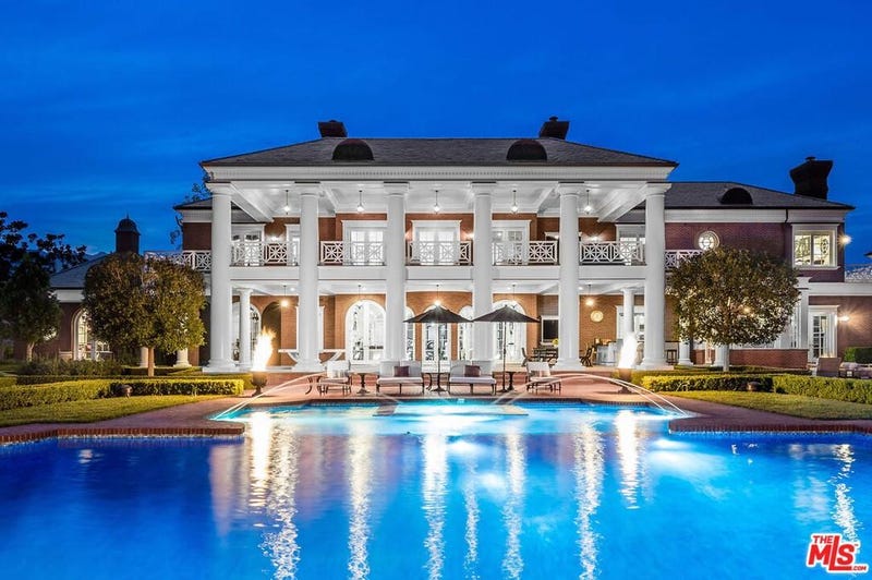A view of Wayne Gretzky's mansion for sale.