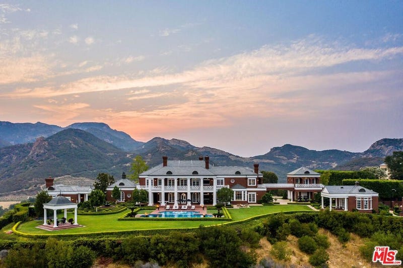 View of Wayne Gretzky's mansion