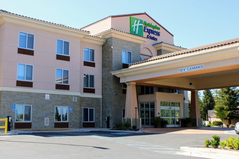 Holiday Inn Express & Suites