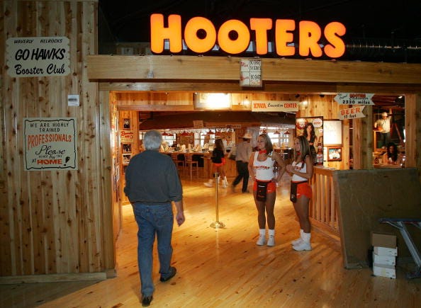 hooters