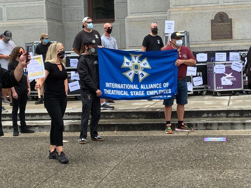 International Alliance of Theatrical Stage Employees Local 8 rally