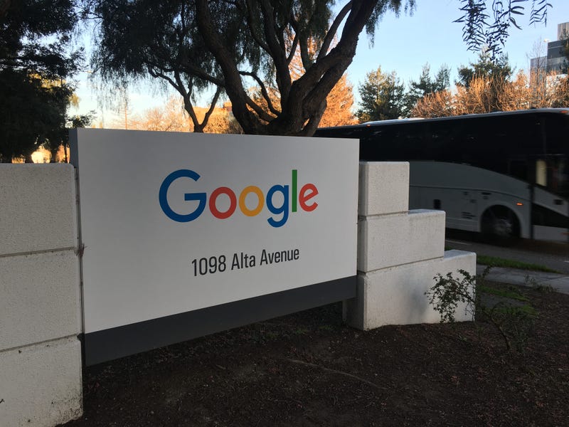 Google has its headquarters in Mountain View.