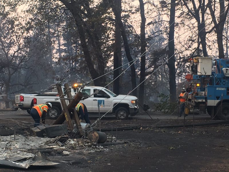 PG&E crews carry out repair work in Paradise, CA