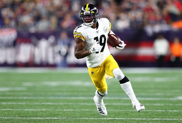 JuJu Smith-Schuster breaks free down the field for the Steelers.
